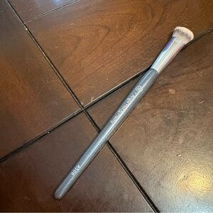 BK Beauty x Angie Hot & Flashy A506 kitten paw brush for concealer